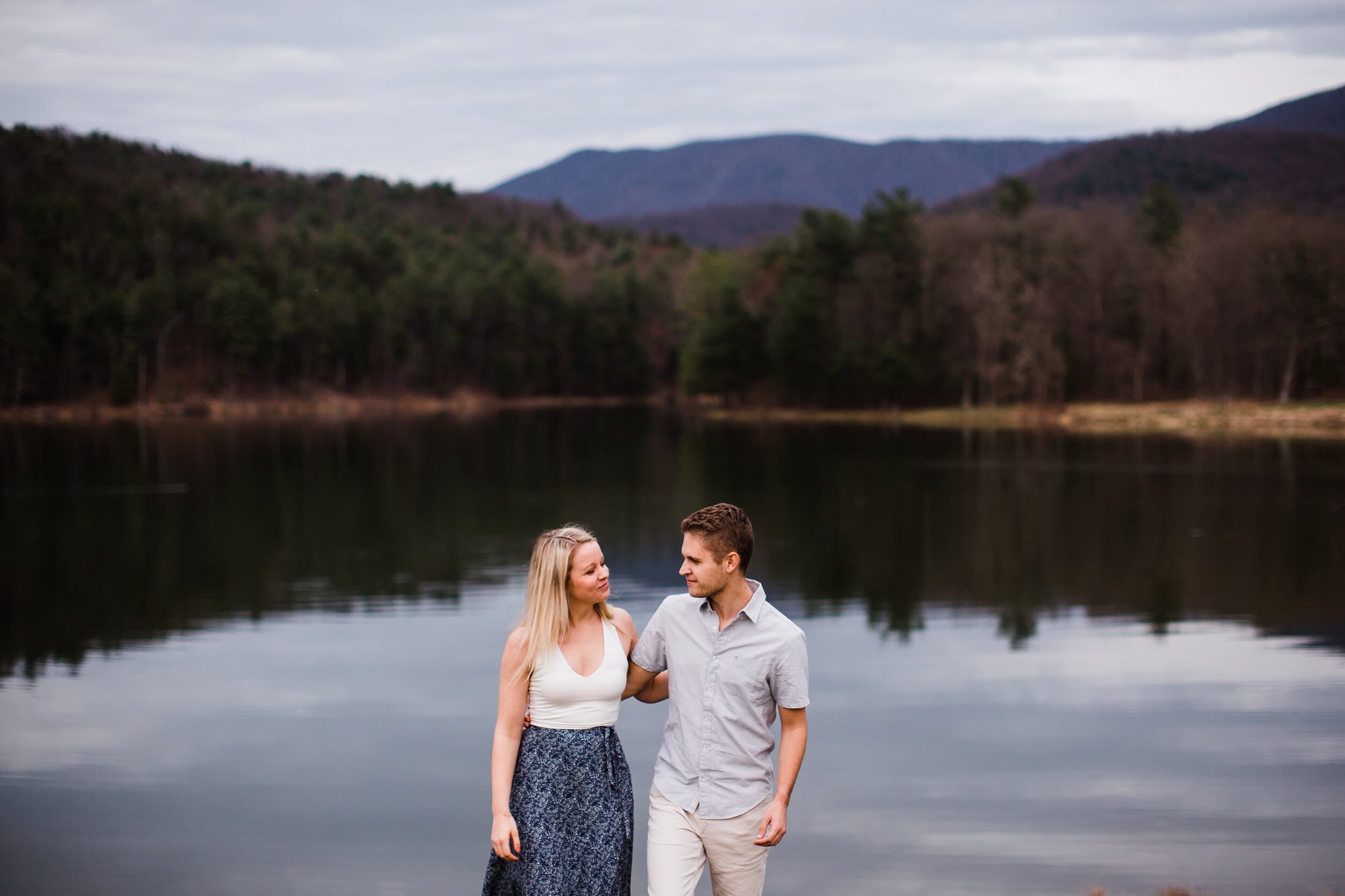 Taylor-David-Virginia-Mountain-Engagement-Photography-19.jpg