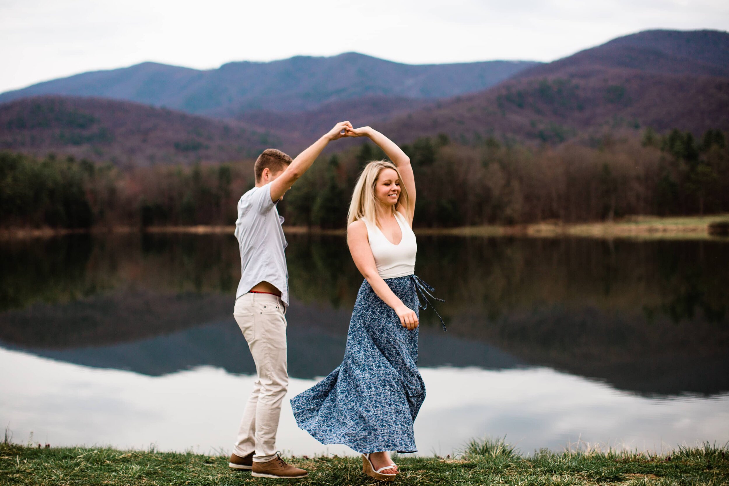 Taylor-David-Virginia-Mountain-Engagement-Photography-59.jpg