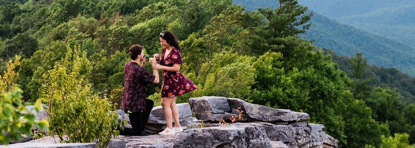 A man proposes to his girlfriend near Charlottesville VA